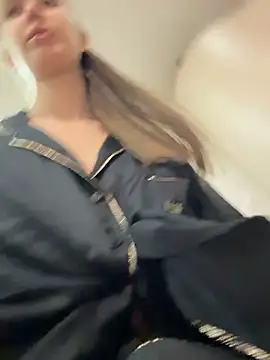 ElliRose online show from January 11, 12:34 pm