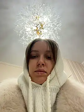 ElliRose online show from February 9, 12:03 pm