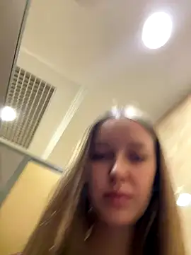 ElliRose online show from November 7, 4:50 am