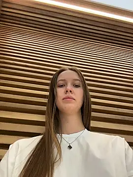 ElliRose online show from December 16, 5:44 am