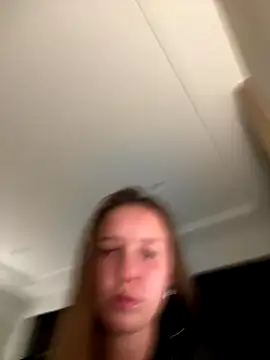 ElliRose online show from October 23, 12:04 pm