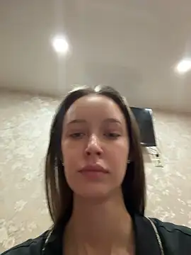 ElliRose online show from January 14, 11:14 am