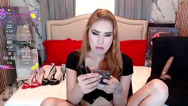 Snapshot of Ninawilsonx chatting on November 2, 12:59 am Ninawilsonx online show from November 2, 12:59 am