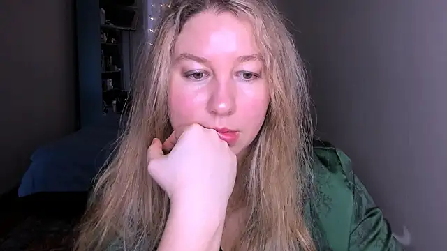 NancySanders online show from April 11, 8:40 am