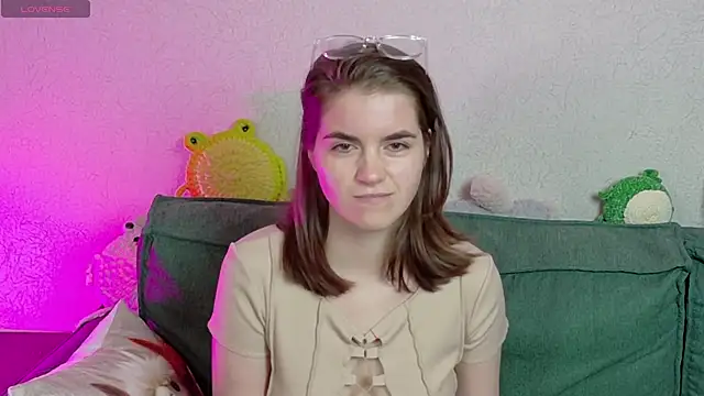 Snapshot of ElzaBlis chatting on June 3, 2:33 pm ElzaBlis online show from June 3, 2:33 pm