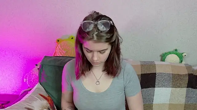 ElzaBlis online show from May 11, 1:01 pm