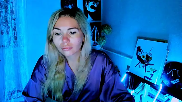LoraBoyar online show from July 6, 1:01 am