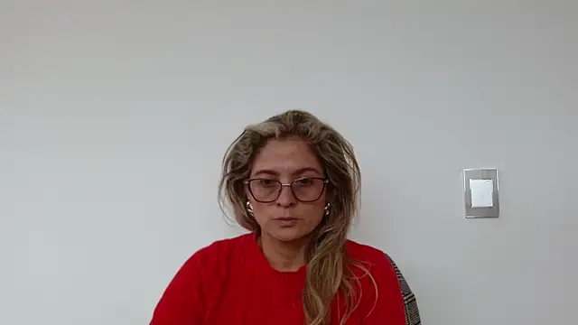 Snapshot of linda-mature43 chatting on September 26, 5:53 pm linda-mature43 online show from September 26, 5:53 pm