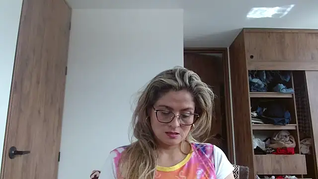 linda-mature43 online show from October 25, 5:24 pm