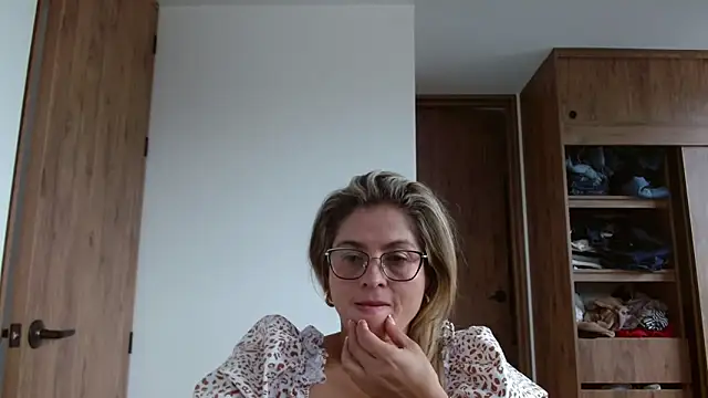 linda-mature43 online show from October 24, 4:06 pm