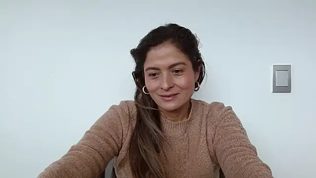 Snapshot of linda-mature43 chatting on September 11, 3:01 pm linda-mature43 online show from September 11, 3:01 pm