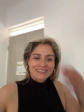 Snapshot of linda-mature43 chatting on September 28, 4:47 pm linda-mature43 online show from September 28, 4:47 pm