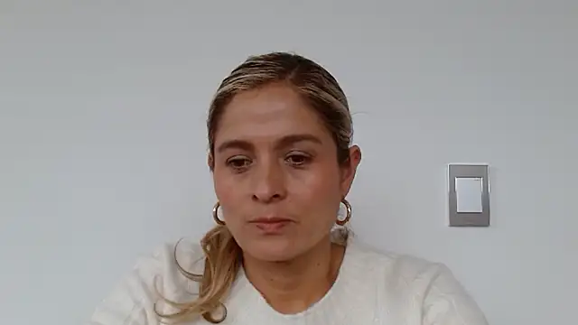 Snapshot of linda-mature43 chatting on September 23, 3:41 pm linda-mature43 online show from September 23, 3:41 pm