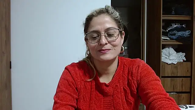 Snapshot of linda-mature43 chatting on October 8, 11:49 pm linda-mature43 online show from October 8, 11:49 pm