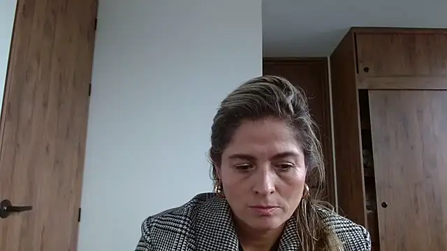 linda-mature43 online show from November 15, 4:44 pm