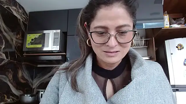Snapshot of linda-mature43 chatting on September 9, 2:59 pm linda-mature43 online show from September 9, 2:59 pm