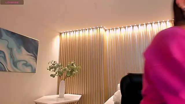 SarahRhodes  online show from February 24, 11:11 am