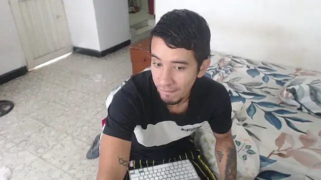 Snapshot of couplehotfantasies chatting on September 29, 6:46 pm couplehotfantasies online show from September 29, 6:46 pm