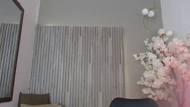 Snapshot of Michellee_20 chatting on October 8, 1:12 pm Michellee 20 online show from October 8, 1:12 pm