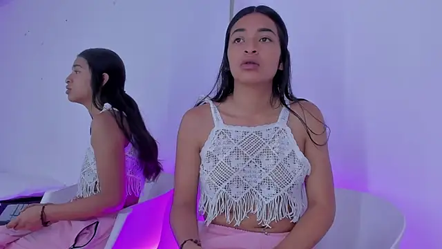 Snapshot of RousyMoon chatting on November 28, 12:38 pm RousyMoon online show from November 28, 12:38 pm