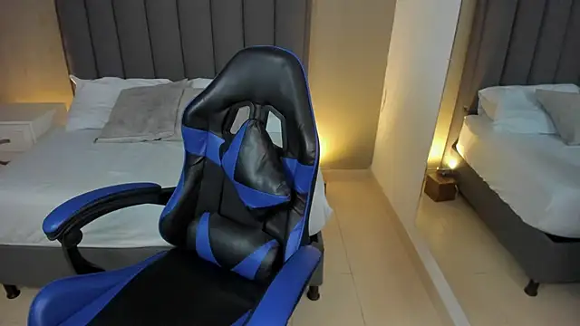 anagil  online show from April 14, 1:49 pm