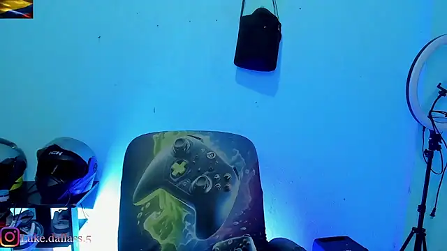 zeus 7777 online show from March 6, 1:06 pm