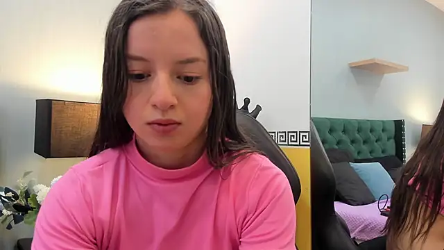 Snapshot of VioletaNova chatting on June 22, 12:02 pm VioletaNova online show from June 22, 12:02 pm