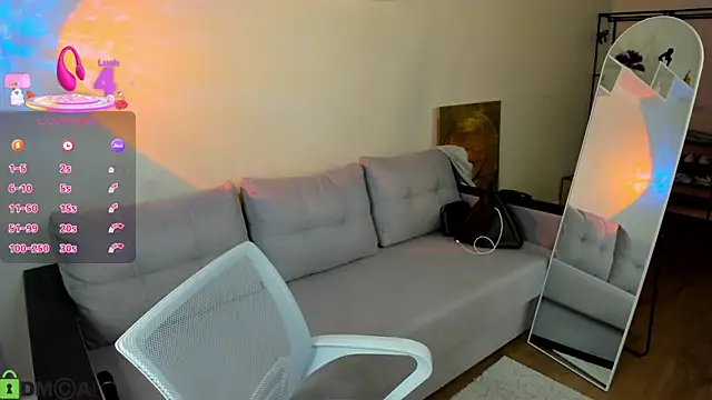 Snapshot of Rina_Panic chatting on February 13, 1:05 am Rina Panic online show from February 13, 1:05 am