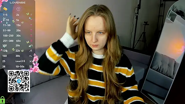 Snapshot of Rina_Panic chatting on February 16, 12:42 am Rina Panic online show from February 16, 12:42 am