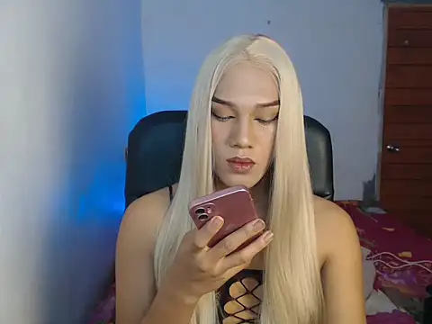 Snapshot of miss_venus11 chatting on November 11, 10:47 pm miss venus11 online show from November 11, 10:47 pm