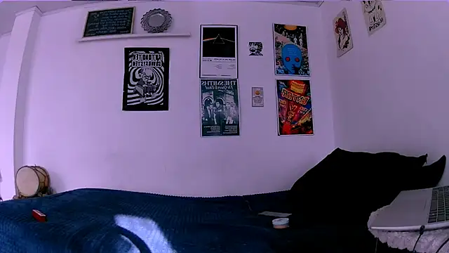 plutonbluemooon333 online show from April 8, 9:27 pm