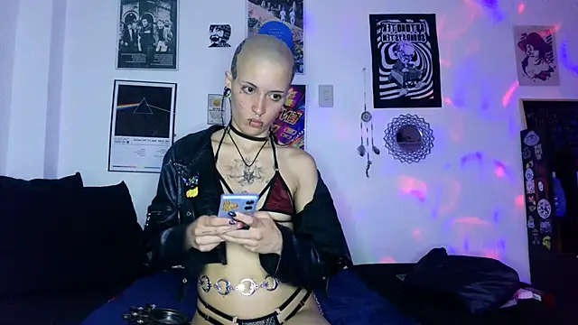 plutonbluemooon333 online show from October 16, 3:15 am