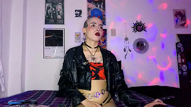 plutonbluemooon333 online show from September 27, 12:06 am