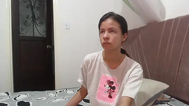 nathaly jones  online show from February 10, 12:15 pm