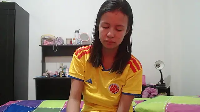 nathaly jones  online show from June 27, 12:22 pm