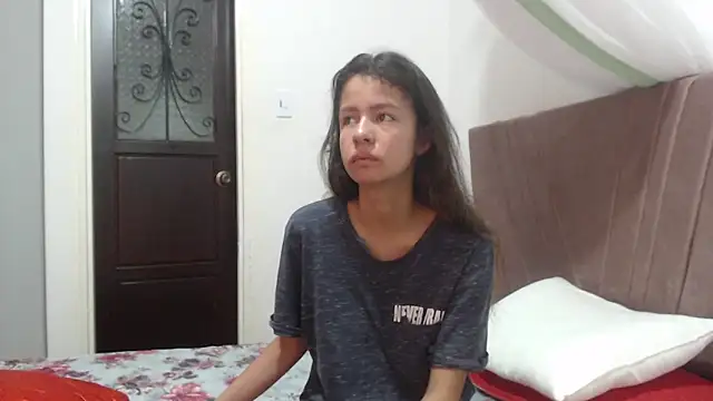 nathaly jones  online show from January 17, 12:09 pm