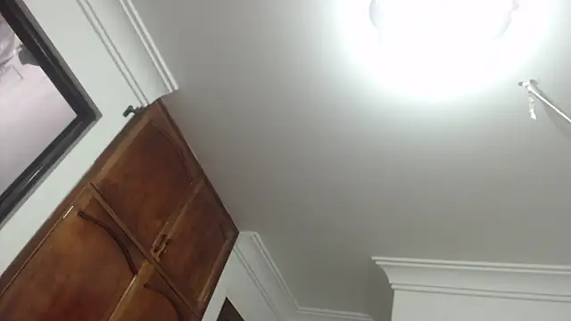 nathaly jones  online show from April 9, 12:00 pm