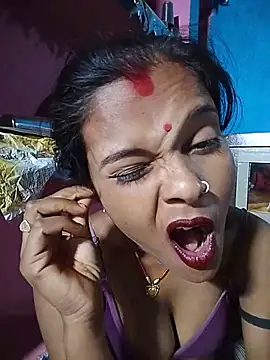 Snapshot of Maya_bhoji chatting on May 7, 4:21 pm Maya bhoji online show from May 7, 4:21 pm