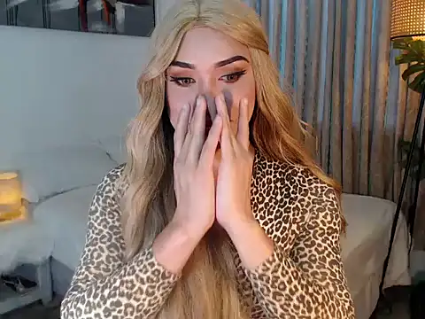 Luckystarxx online show from April 2, 4:41 am