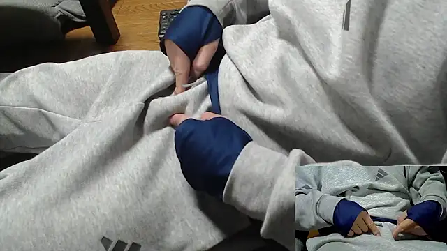 Yasu2000 online show from November 23, 1:59 am