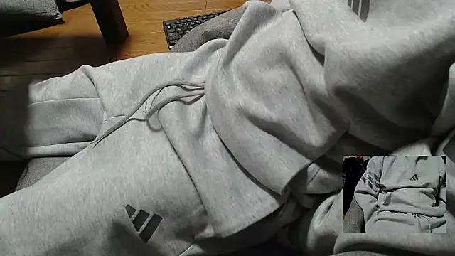 Yasu2000 online show from December 21, 1:30 am