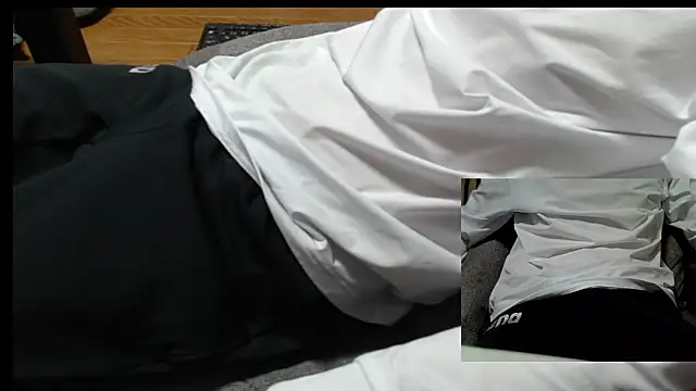 Snapshot of Yasu2000 chatting on May 10, 12:47 am Yasu2000 online show from May 10, 12:47 am