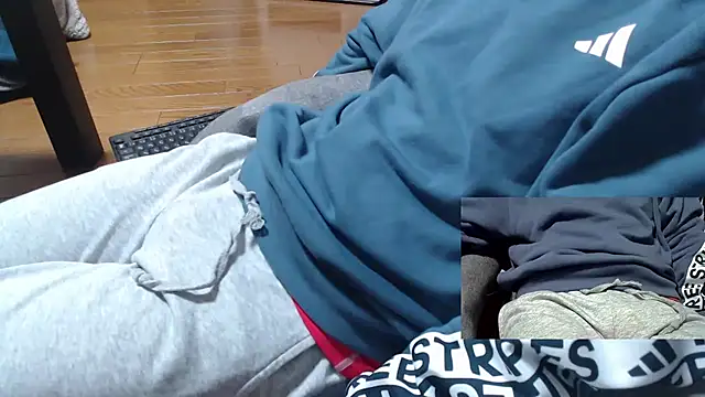 Snapshot of Yasu2000 chatting on February 1, 2:21 am Yasu2000 online show from February 1, 2:21 am