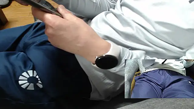Snapshot of Yasu2000 chatting on April 4, 2:07 am Yasu2000 online show from April 4, 2:07 am