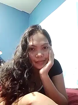Snapshot of missluvv chatting on September 21, 2:49 am missluvv online show from September 21, 2:49 am