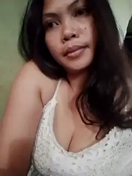 missluvv online show from April 9, 7:14 am