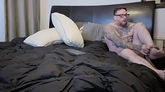 Snapshot of pantyhoselover54 chatting on November 14, 6:17 am pantyhoselover54 online show from November 14, 6:17 am