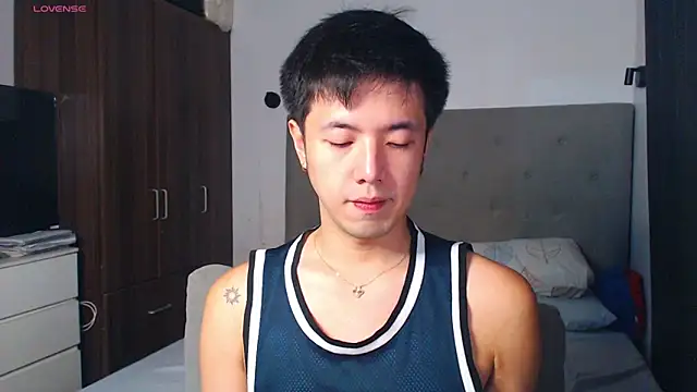 Addictiveboi online show from March 23, 2:33 am