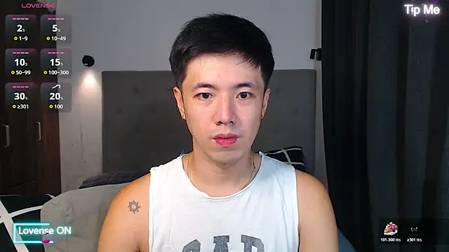 Snapshot of Addictiveboi chatting on November 30, 3:18 am Addictiveboi online show from November 30, 3:18 am