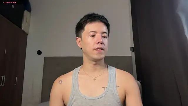 Addictiveboi online show from May 28, 3:47 am
